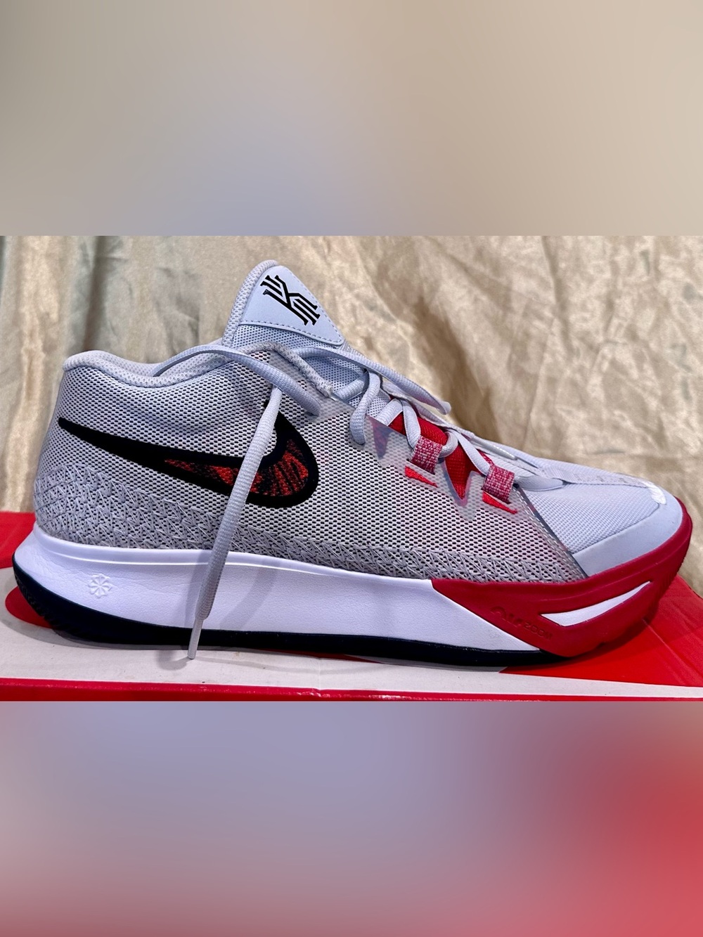 Nike Kyrie Flytrap 6 Photon Dust University Red